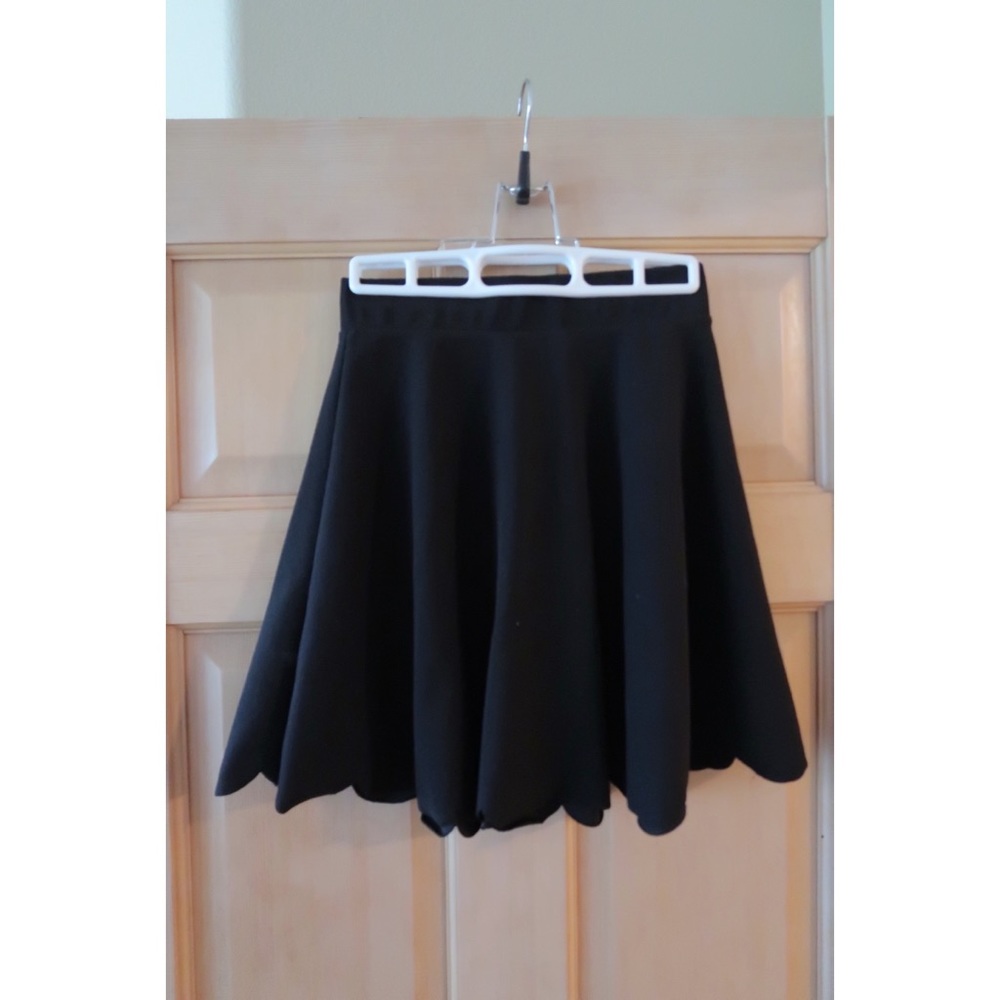 Black skater skirt